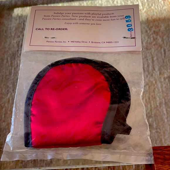 Red Mask unopened - Picture 2 of 3